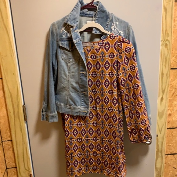 Jean jacket - Picture 1 of 5